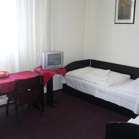 بينيسوف Hotel Posta الغرفة الصورة